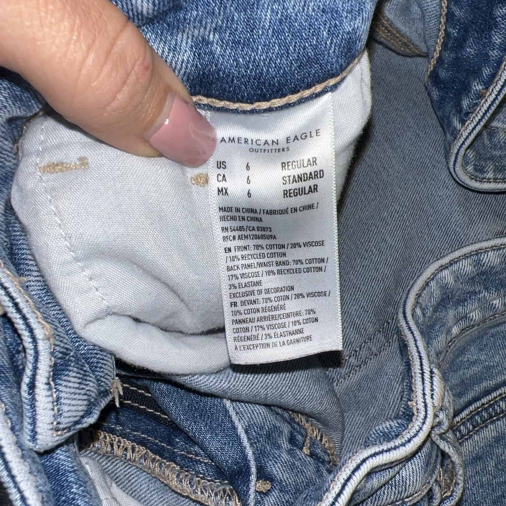 American Eagle Mom Jean Size 6 Distressed Worn - Picture 5 of 7